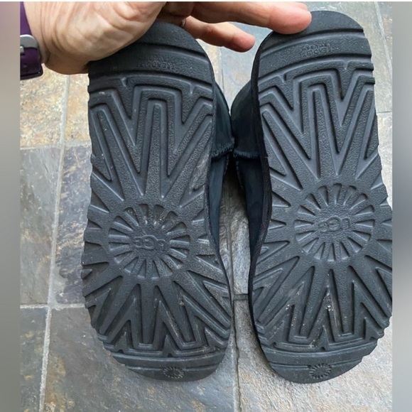 Women’s UGG CLASSIC MINI WATERPROOF BLACK BOOTS 7 - Picture 7 of 9